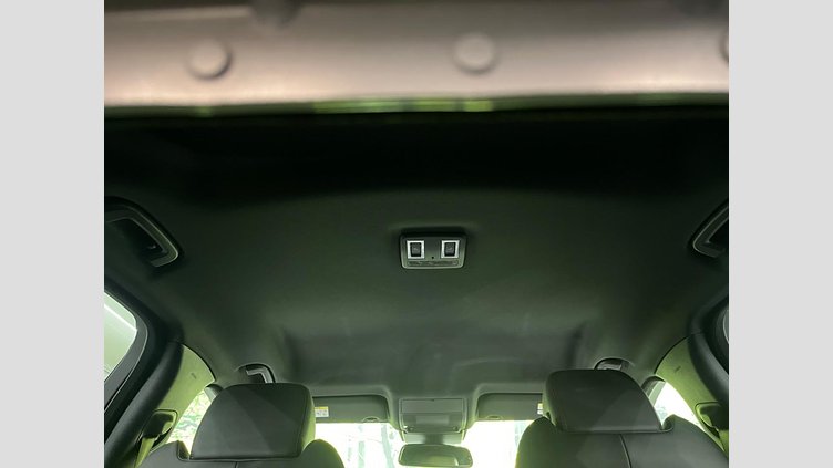 2017 認定中古車 Jaguar XE Yulong White RWD ＸＥ Ｒ－スポーツ