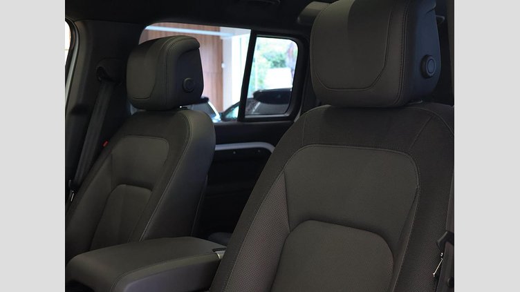 2024 Approved Land Rover Defender 110 Fuji White D300 D300 X-Dynamic HSE