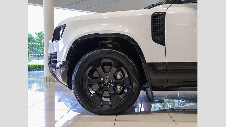 2024 Approved Land Rover Defender 110 Fuji White D300 D300 X-Dynamic HSE