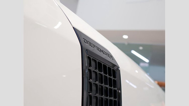 2024 Approved Land Rover Defender 110 Fuji White D300 D300 X-Dynamic HSE