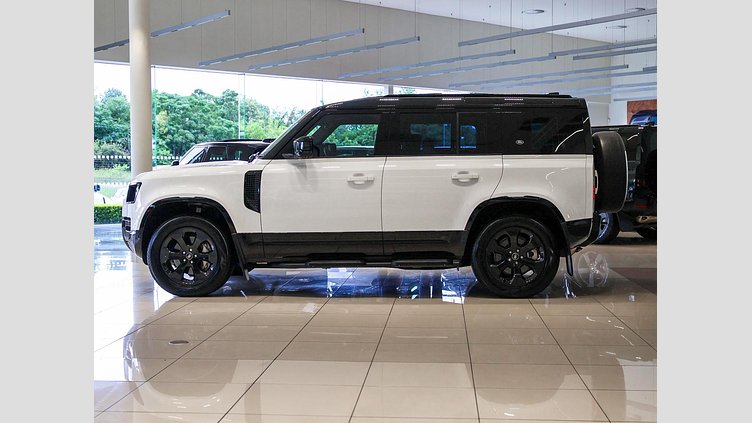 2024 Approved Land Rover Defender 110 Fuji White D300 D300 X-Dynamic HSE