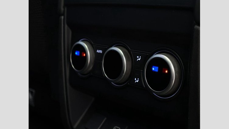 2024 Approved Land Rover Defender 110 Fuji White D300 D300 X-Dynamic HSE