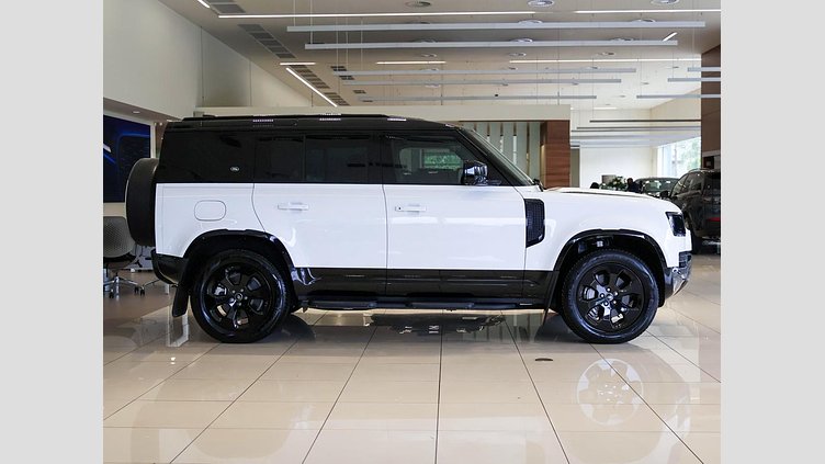 2024 Approved Land Rover Defender 110 Fuji White D300 D300 X-Dynamic HSE