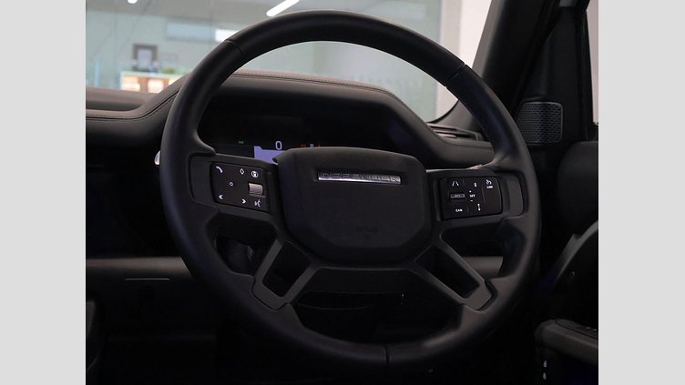 2024 Approved Land Rover Defender 110 Fuji White D300 D300 X-Dynamic HSE