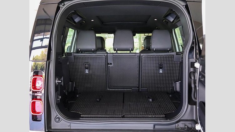 2025 Approved Land Rover Defender 110 Fuji White D350 D350 X-Dynamic HSE