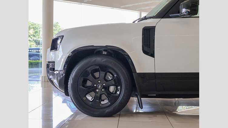 2025 Approved Land Rover Defender 110 Fuji White D350 D350 X-Dynamic HSE