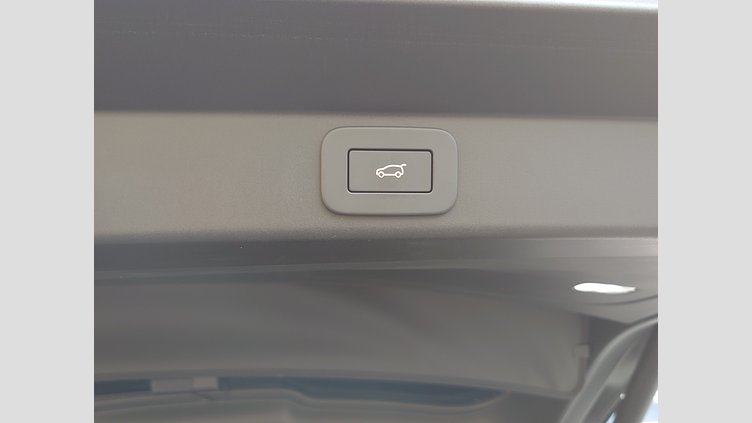 2024 認定中古車 Land Rover Range Rover Sport ジオラグリーン P550eプラグインハイブリッド（ガソリン） スタンダードホイールベース Autobiography