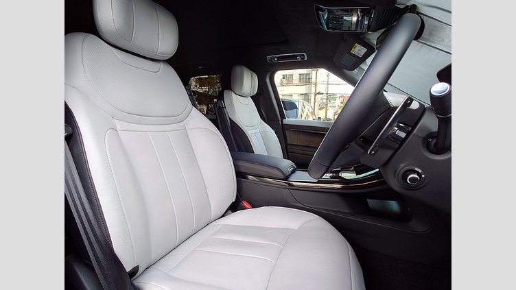 2024 認定中古車 Land Rover Range Rover Sport ジオラグリーン P550eプラグインハイブリッド（ガソリン） スタンダードホイールベース Autobiography