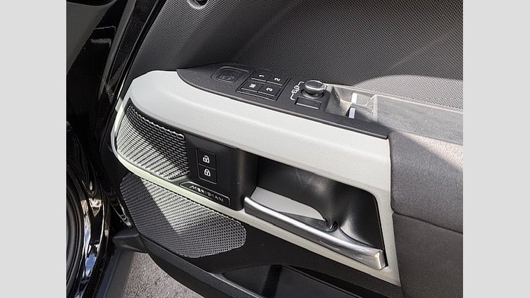 2022 認定中古車 Land Rover Defender 90 サントリーニブラック P300 AWD（AT） SE