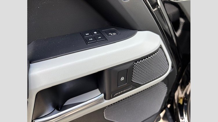 2022 認定中古車 Land Rover Defender 90 サントリーニブラック P300 AWD（AT） SE