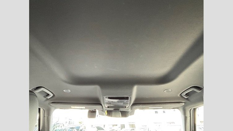 2022 認定中古車 Land Rover Defender 90 サントリーニブラック P300 AWD（AT） SE