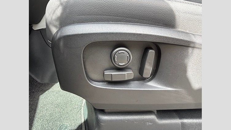 2022 認定中古車 Land Rover Defender 90 サントリーニブラック P300 AWD（AT） SE