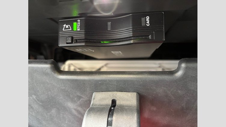 2022 認定中古車 Land Rover Defender 90 サントリーニブラック P300 AWD（AT） SE