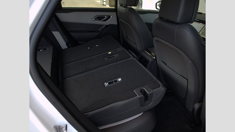 2024 認定中古車 Land Rover Range Rover Velar フジホワイト P400eプラグインハイブリッド（ガソリン） スタンダードホイールベース Dynamic HSE