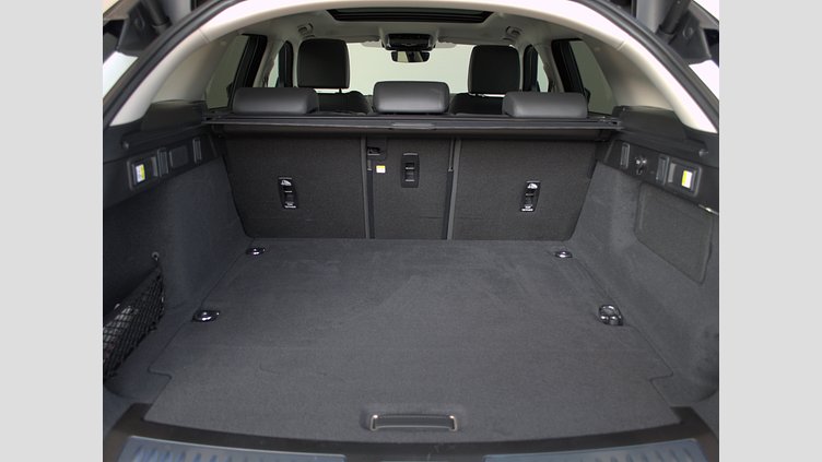 2024 認定中古車 Land Rover Range Rover Velar フジホワイト P400eプラグインハイブリッド（ガソリン） スタンダードホイールベース Dynamic HSE