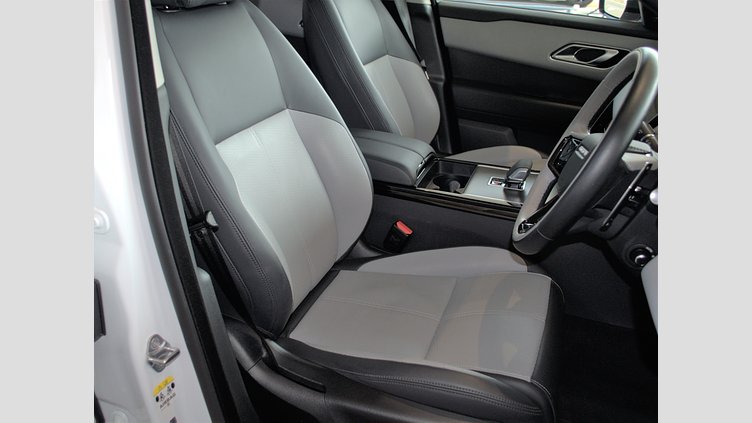 2024 認定中古車 Land Rover Range Rover Velar フジホワイト P400eプラグインハイブリッド（ガソリン） スタンダードホイールベース Dynamic HSE