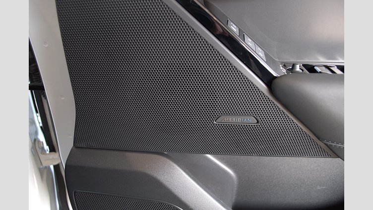 2024 認定中古車 Land Rover Range Rover Velar フジホワイト P400eプラグインハイブリッド（ガソリン） スタンダードホイールベース Dynamic HSE