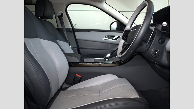 2024 認定中古車 Land Rover Range Rover Velar フジホワイト P400eプラグインハイブリッド（ガソリン） スタンダードホイールベース Dynamic HSE