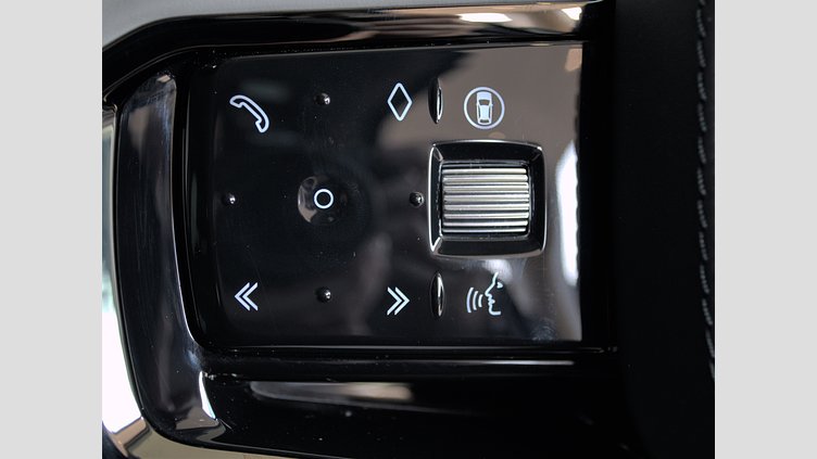 2024 認定中古車 Land Rover Range Rover Velar フジホワイト P400eプラグインハイブリッド（ガソリン） スタンダードホイールベース Dynamic HSE