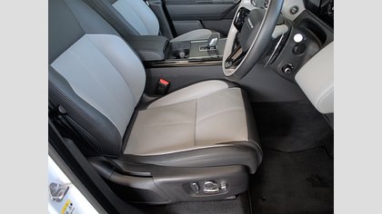 Range Rover Velar 17