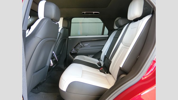 2024 認定中古車 Land Rover Range Rover Sport フィレンツェレッド P550eプラグインハイブリッド（ガソリン） スタンダードホイールベース Dynamic SE