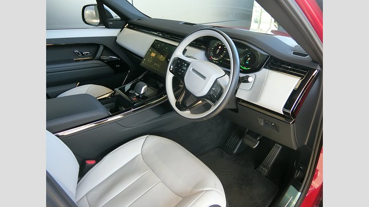 2024 認定中古車 Land Rover Range Rover Sport フィレンツェレッド P550eプラグインハイブリッド（ガソリン） スタンダードホイールベース Dynamic SE