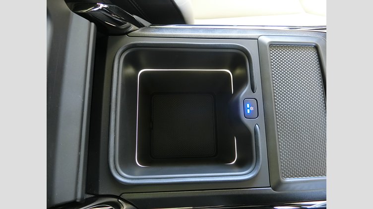 2024 認定中古車 Land Rover Range Rover Sport フィレンツェレッド P550eプラグインハイブリッド（ガソリン） スタンダードホイールベース Dynamic SE