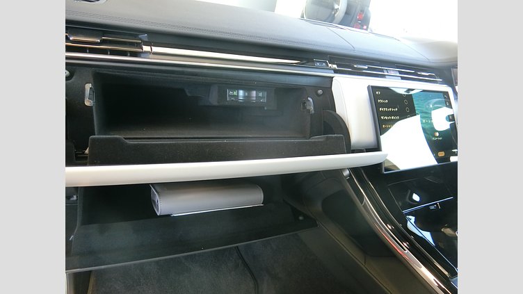 2024 認定中古車 Land Rover Range Rover Sport フィレンツェレッド P550eプラグインハイブリッド（ガソリン） スタンダードホイールベース Dynamic SE