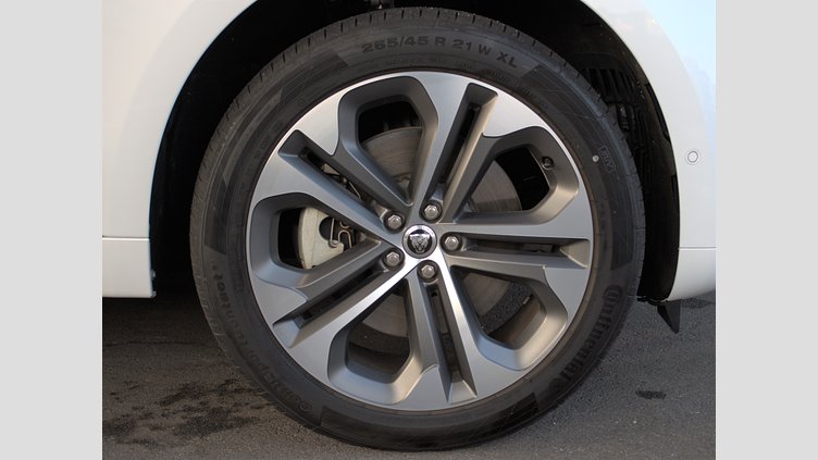 2024 認定中古車 Jaguar F-Pace オストゥーニパールホワイト P400e ガソリン プラグインハイブリッド R-DYNAMIC SE