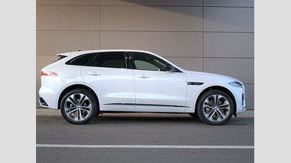 F-Pace 11