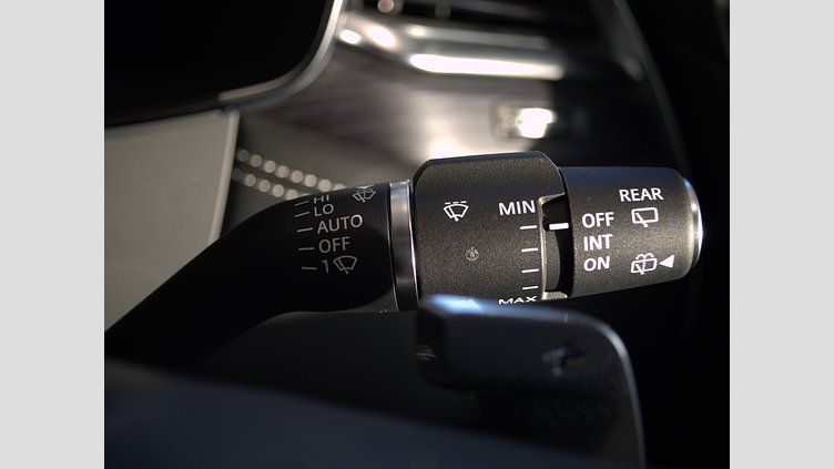 2024 認定中古車 Jaguar F-Pace オストゥーニパールホワイト P400e ガソリン プラグインハイブリッド R-DYNAMIC SE