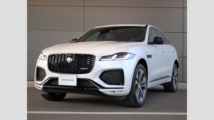 F-Pace 9