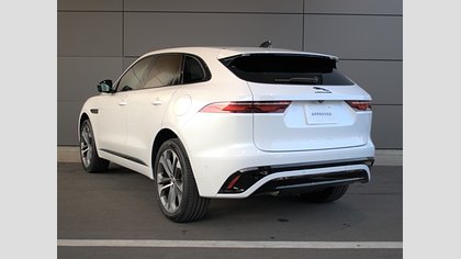 F-Pace 1