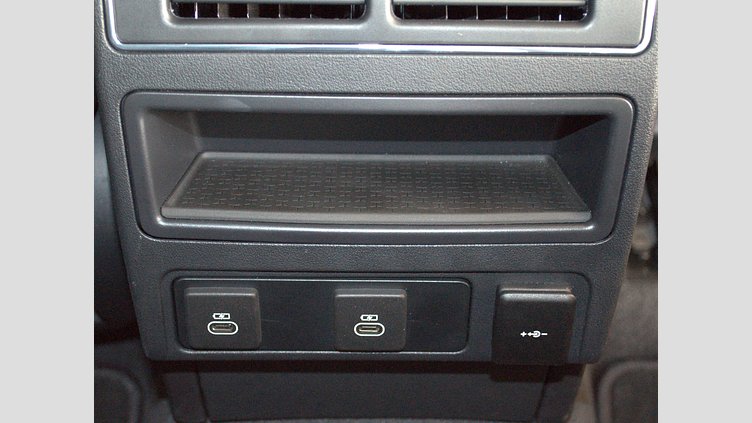 2024 認定中古車 Jaguar F-Pace オストゥーニパールホワイト P400e ガソリン プラグインハイブリッド R-DYNAMIC SE