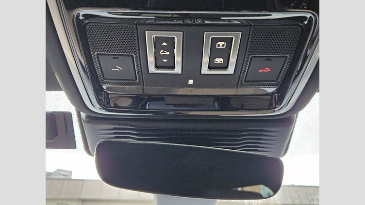 2024 認定中古車 Land Rover Range Rover Velar サントリーニブラック P400eプラグインハイブリッド（ガソリン） スタンダードホイールベース Dynamic HSE