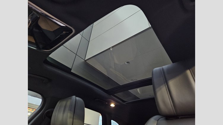 2024 認定中古車 Land Rover Range Rover Velar サントリーニブラック P400eプラグインハイブリッド（ガソリン） スタンダードホイールベース Dynamic HSE