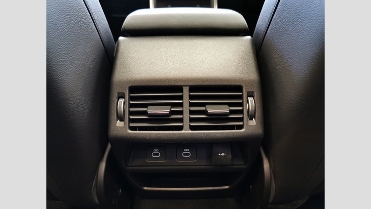 2024 認定中古車 Land Rover Discovery Sport アイガーグレイ D200マイルドハイブリッド（ディーゼル） 標準ホイール DYNAMIC SE