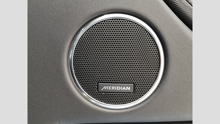 2024 認定中古車 Land Rover Discovery Sport アイガーグレイ D200マイルドハイブリッド（ディーゼル） 標準ホイール DYNAMIC SE