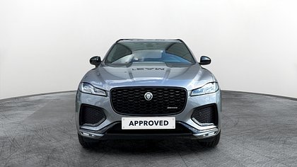 F-Pace 1