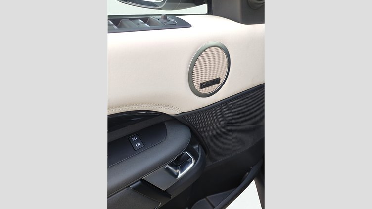 2024 Approved Land Rover Discovery Santorini Black D250 Diesel MHEV STANDARD WHEELBASE S