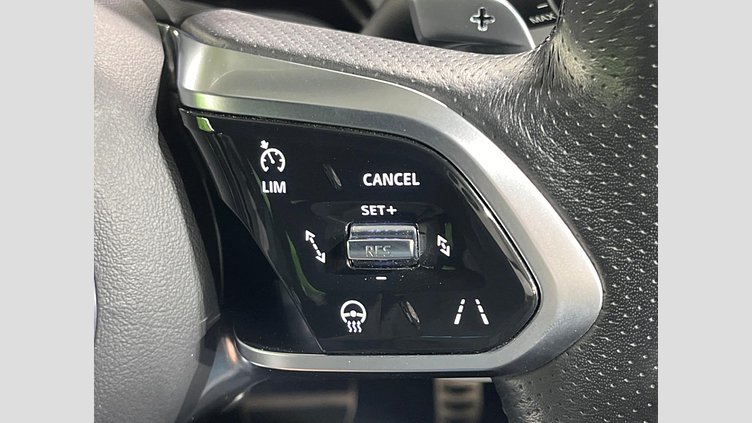 2021 認定中古車 Jaguar E-Pace ハクバシルバー D200 AWD（オートマチック） R-DYNAMIC S