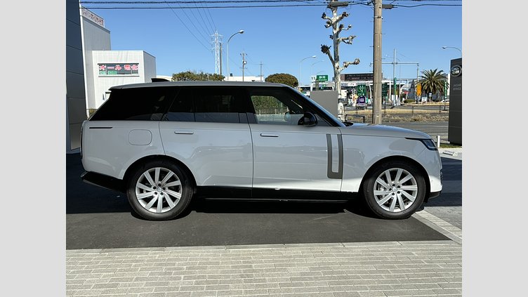 2024 認定中古車 Land Rover Range Rover オストゥーニパールホワイト（お取り扱いの有無については正規ディーラーにお問い合わせください） D350 AWD MHEV（AT） スタンダードホイールベース SE