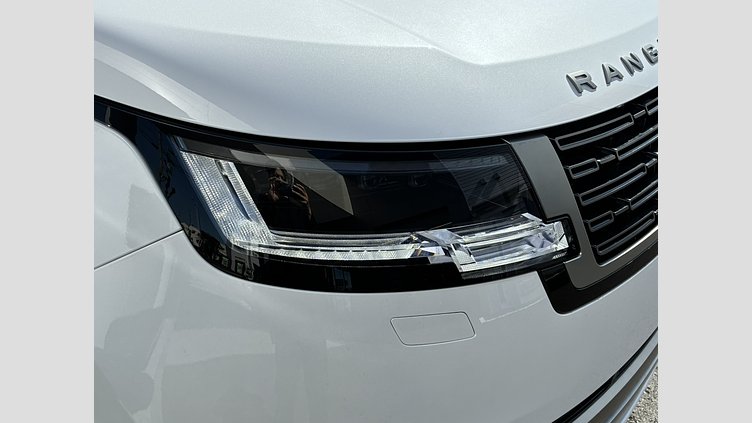 2024 認定中古車 Land Rover Range Rover オストゥーニパールホワイト（お取り扱いの有無については正規ディーラーにお問い合わせください） D350 AWD MHEV（AT） スタンダードホイールベース SE