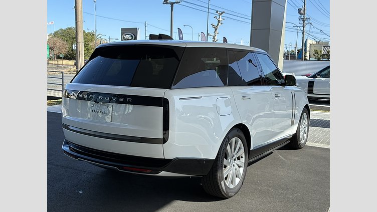 2024 認定中古車 Land Rover Range Rover オストゥーニパールホワイト（お取り扱いの有無については正規ディーラーにお問い合わせください） D350 AWD MHEV（AT） スタンダードホイールベース SE