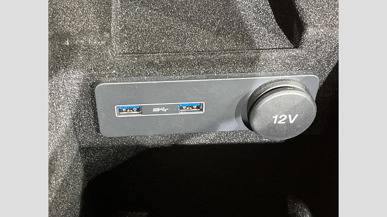 2016 認定中古車 Jaguar XE Loire Blue 2WD プレステージ