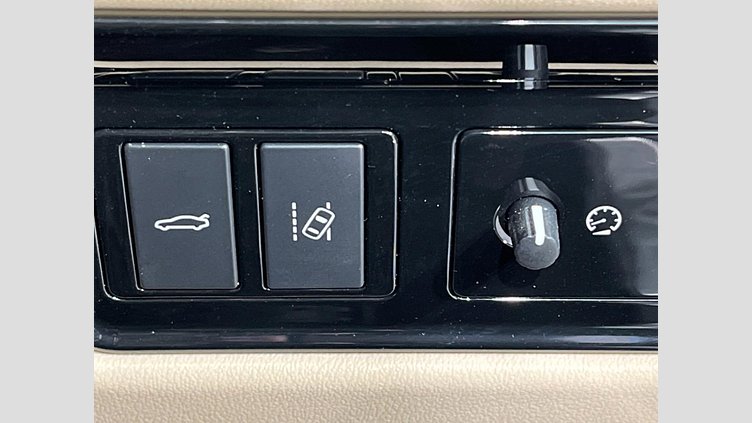 2016 認定中古車 Jaguar XE Loire Blue 2WD プレステージ