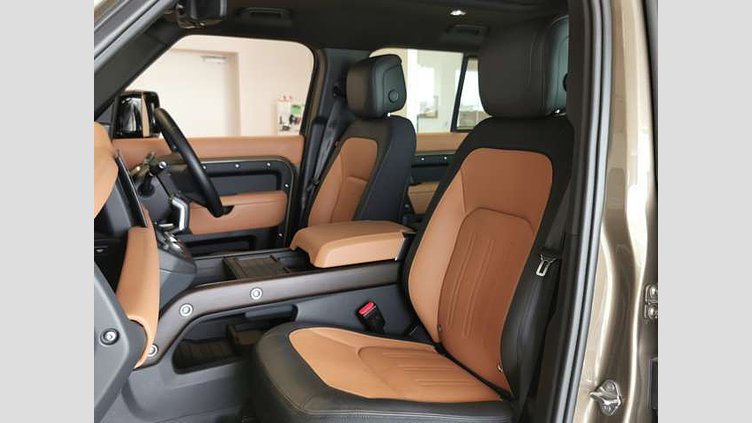 2024 認定中古車 Land Rover Defender 110 ゴンドワナストーン D300 AWD（AT） X