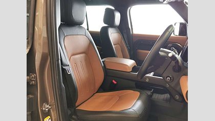 Defender 110 2