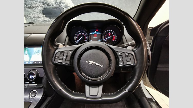 2018 認定中古車 Jaguar F-Type Fuji White 2.0 litre i4P Petrol Rダイナミック2.0L P300