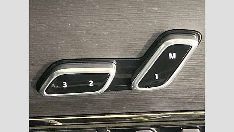 2023 認定中古車 Land Rover Range Rover Sport ヴァレジネブルー 3.0リッター6気筒300PSターボチャージドディーゼルMHEV（オートマチック） AUTOBIOGRAPHY